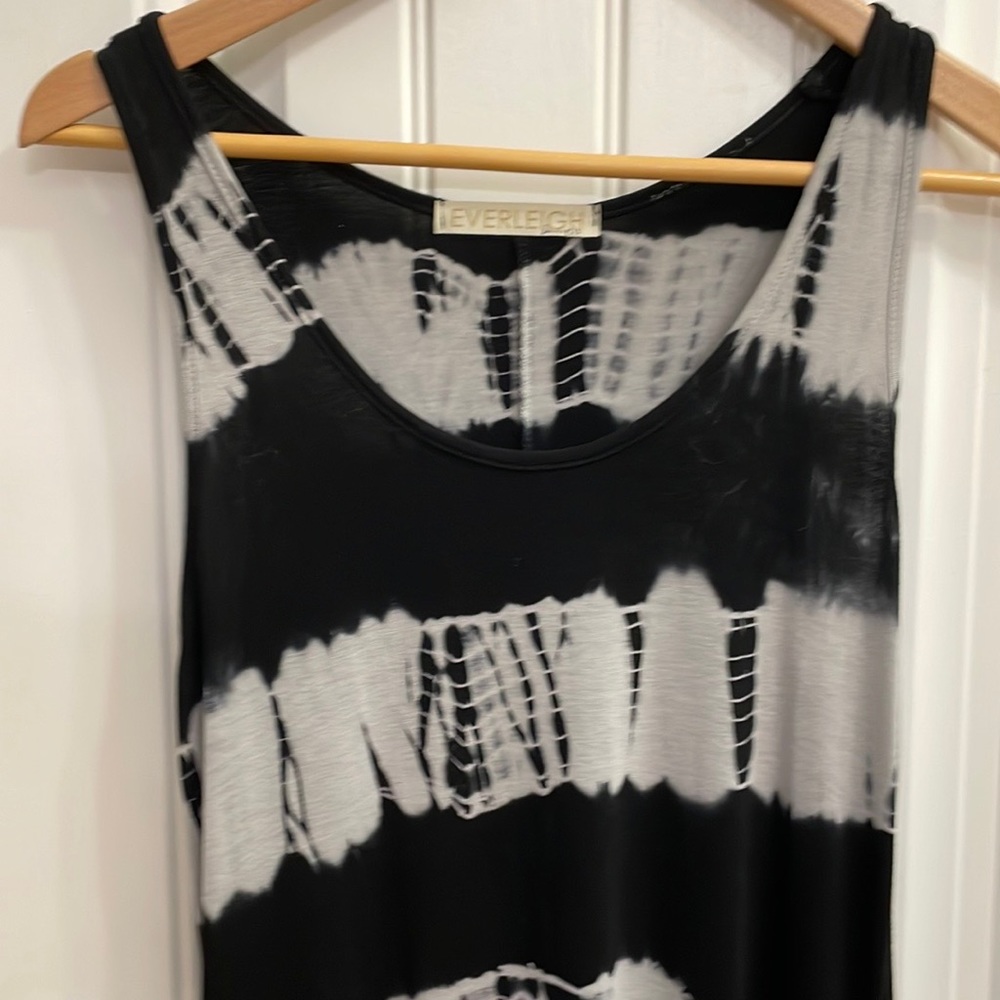 Everleigh tie dye high low maxi. M - Picture 3 of 7